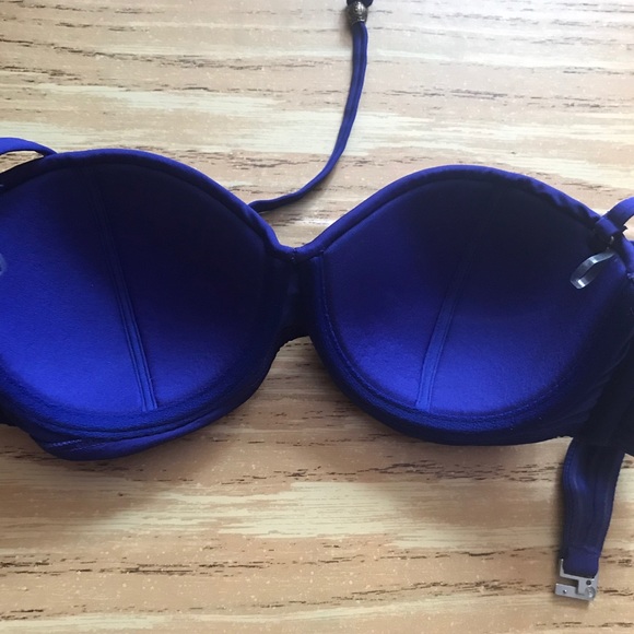 🌺 Blue H&M balconet swim top size 34B - Picture 2 of 3